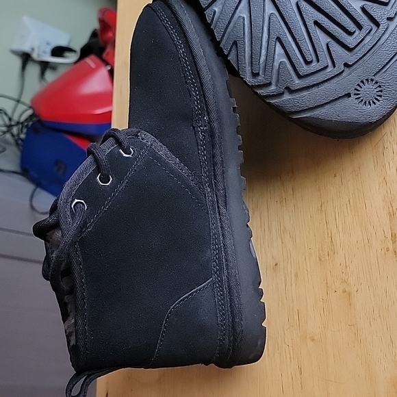 Ugg Neumel Chukka Boot - Picture 3 of 8